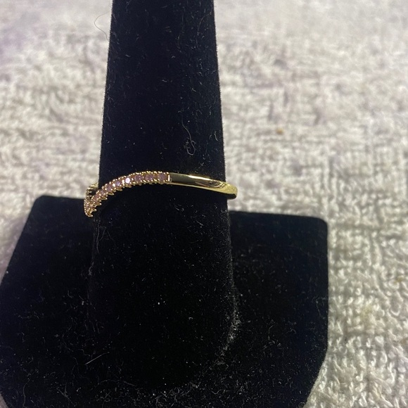 Gold Tone Chevron Ring Size 9 - Picture 4 of 7